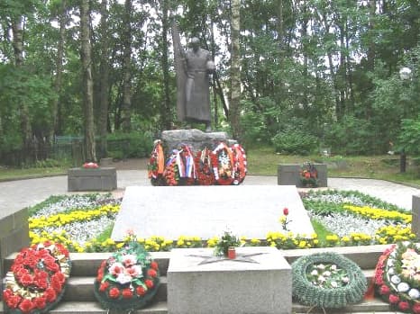 памятник.jpg