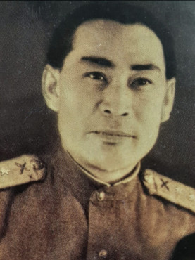 Сужиков Умбет
