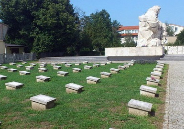 памятник.jpg