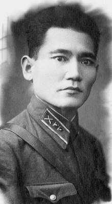 Момышулы Бауыржан3.jpg