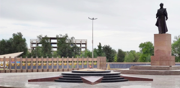 памятник4.jpg