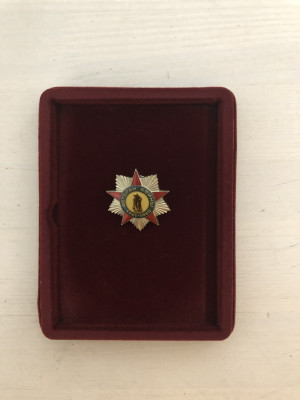 Памятный Нагрудный знак Бексеитова Т. Ветеран Войны, 1999 г..JPG
